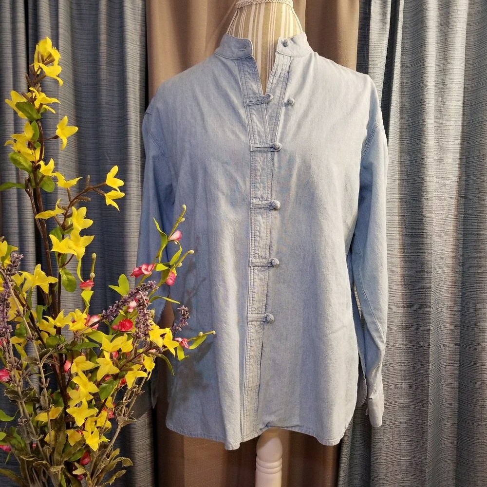 🌻🌺🌻J. JILL DENIM BUTTON UP SHIRT!! - Picture 1 of 6